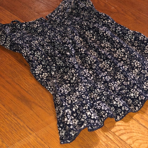 🦋pick 5/$25! 曆 America Eagle Sweet ruffle tank - Picture 7 of 7